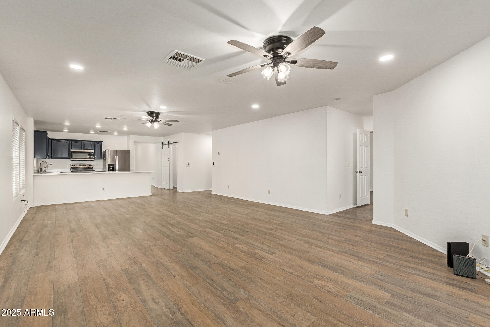 45542 W GUILDER Avenue