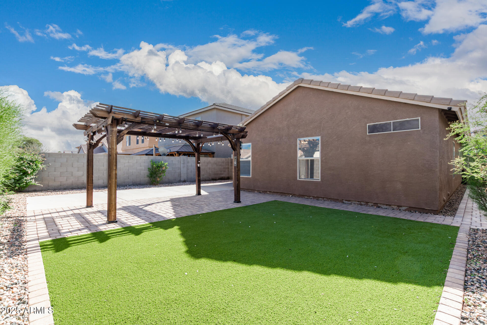 45542 W GUILDER Avenue