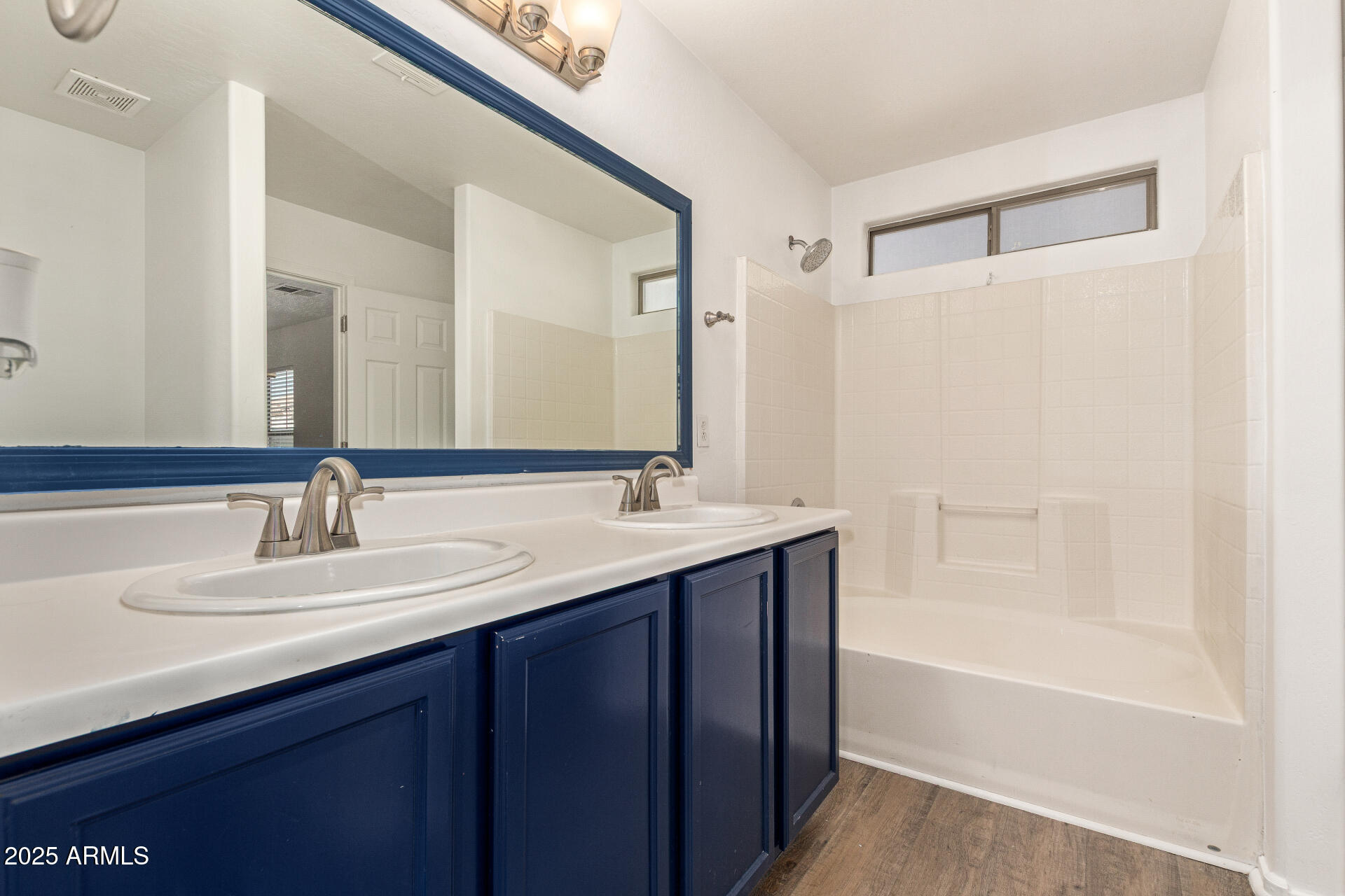 45542 W GUILDER Avenue