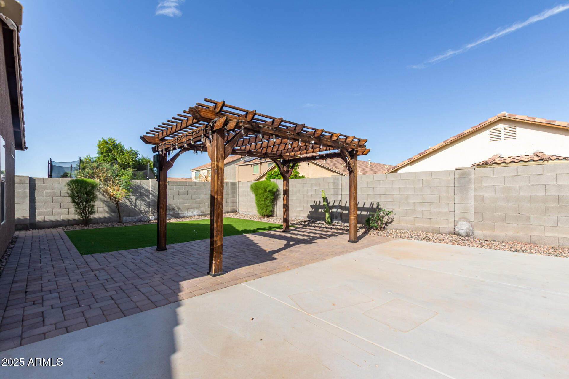 45542 W GUILDER Avenue