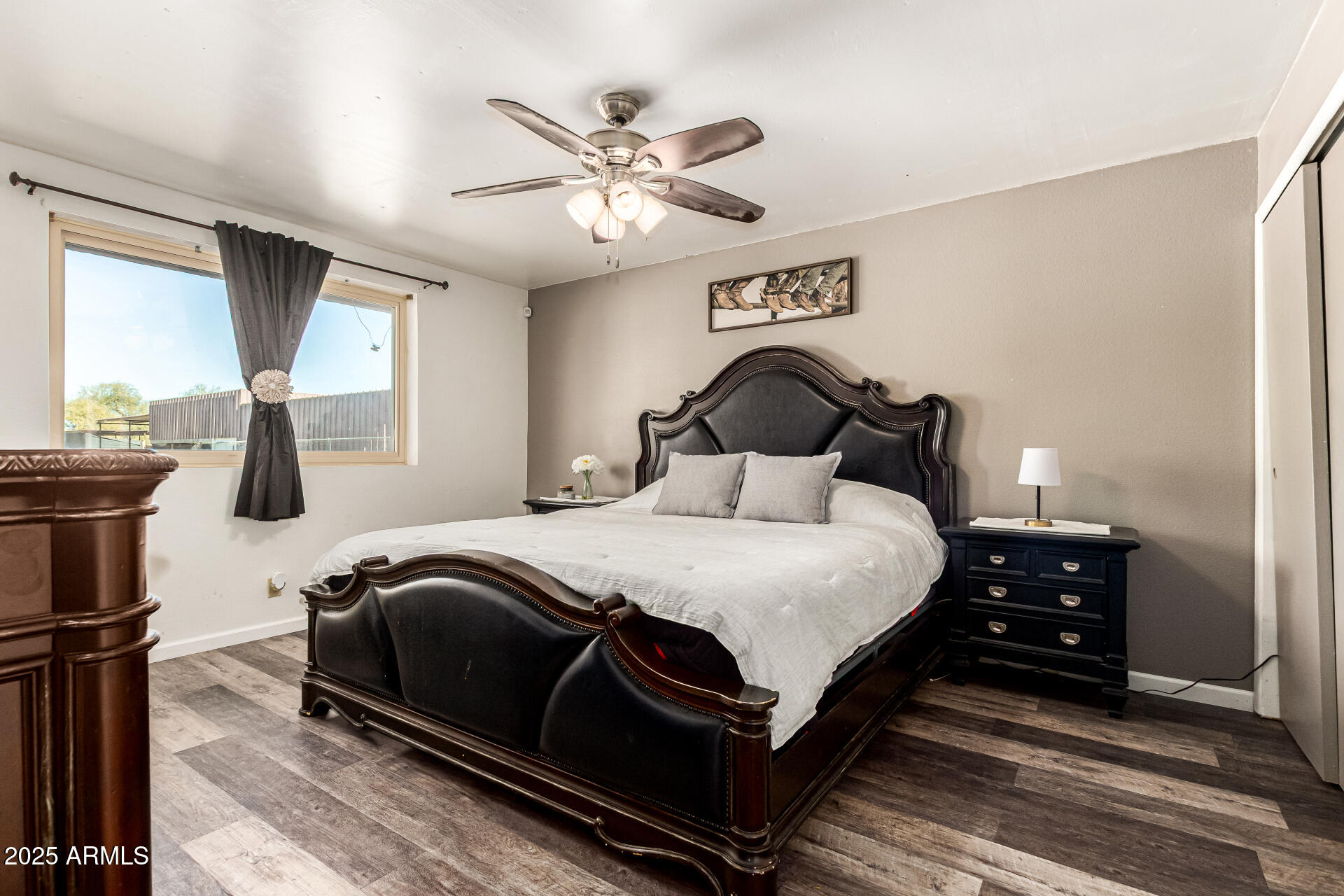 266 W CALLE TUBERIA