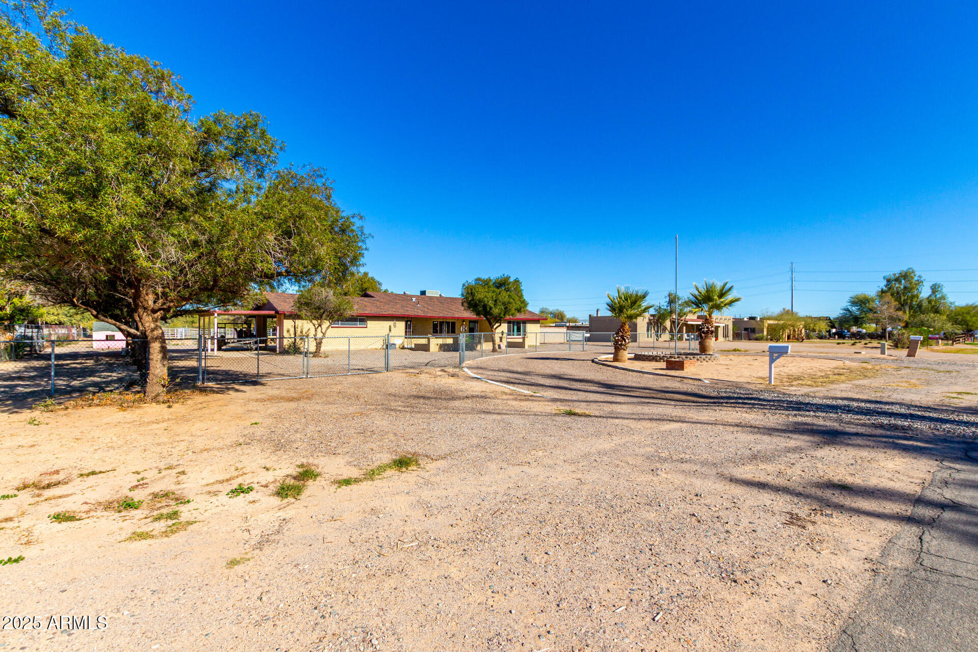 266 W CALLE TUBERIA