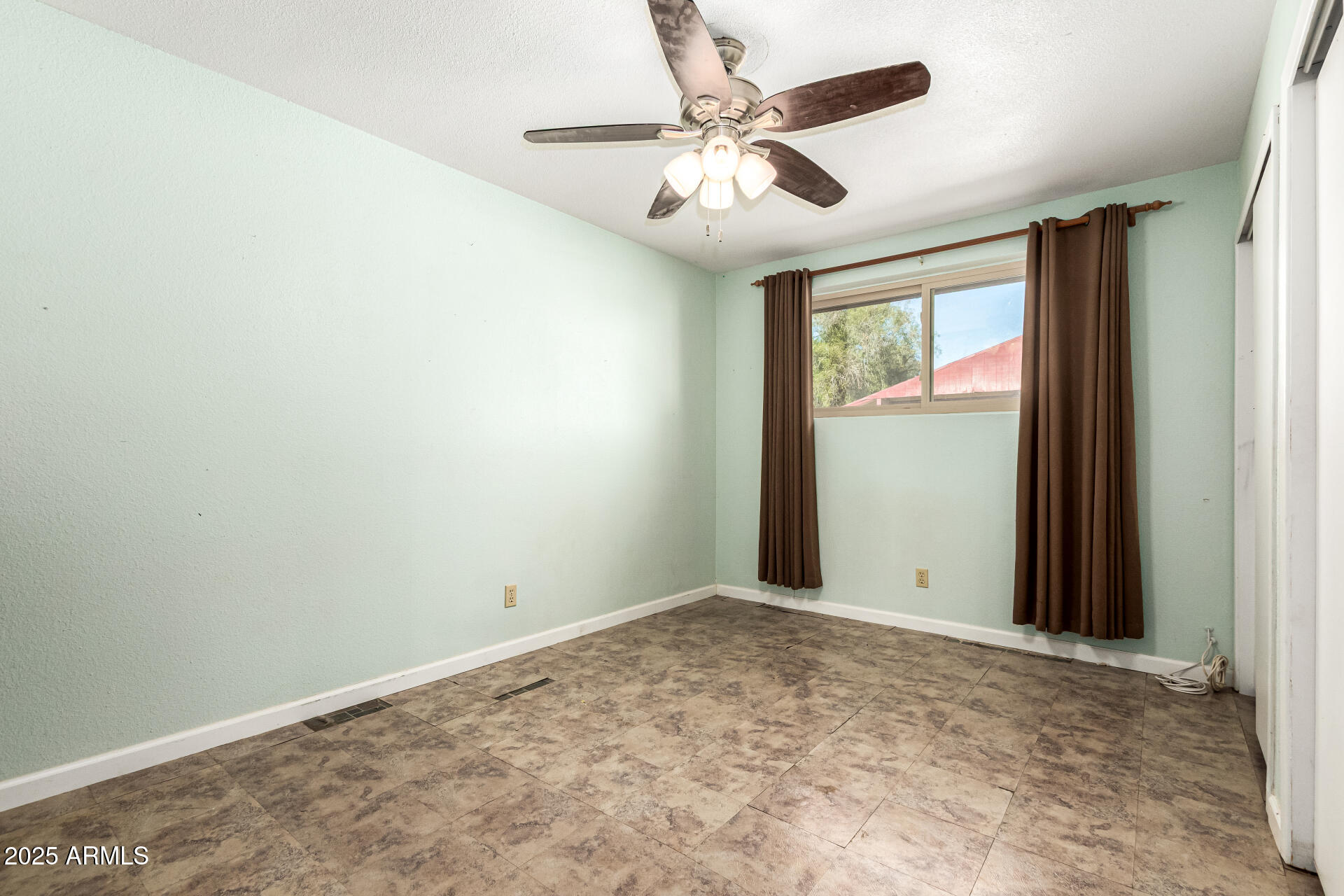 266 W CALLE TUBERIA