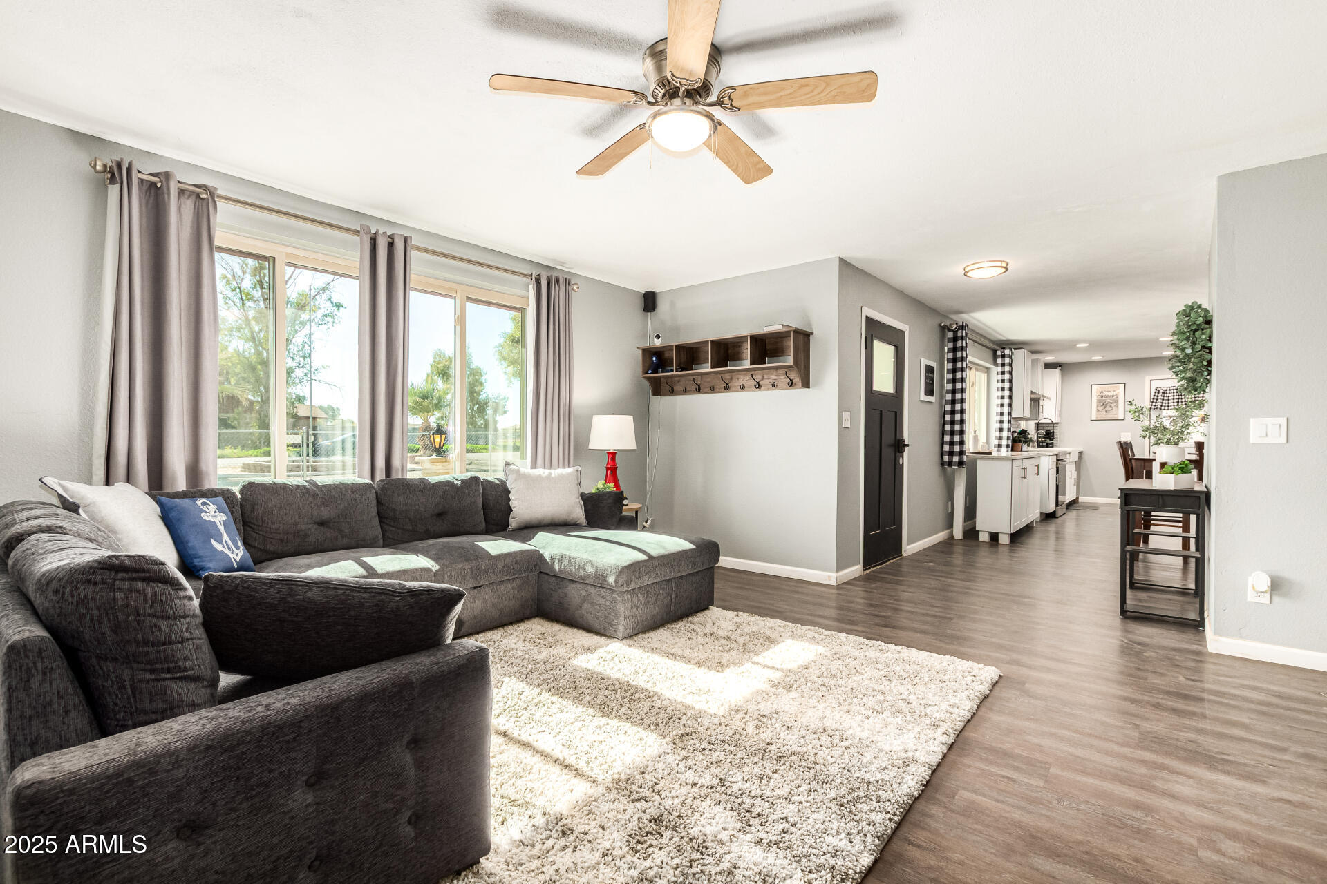 266 W CALLE TUBERIA
