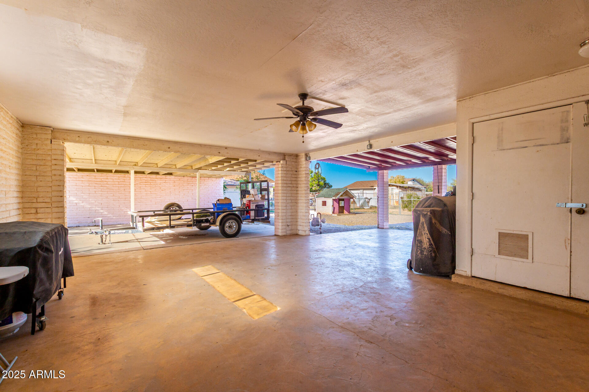 266 W CALLE TUBERIA