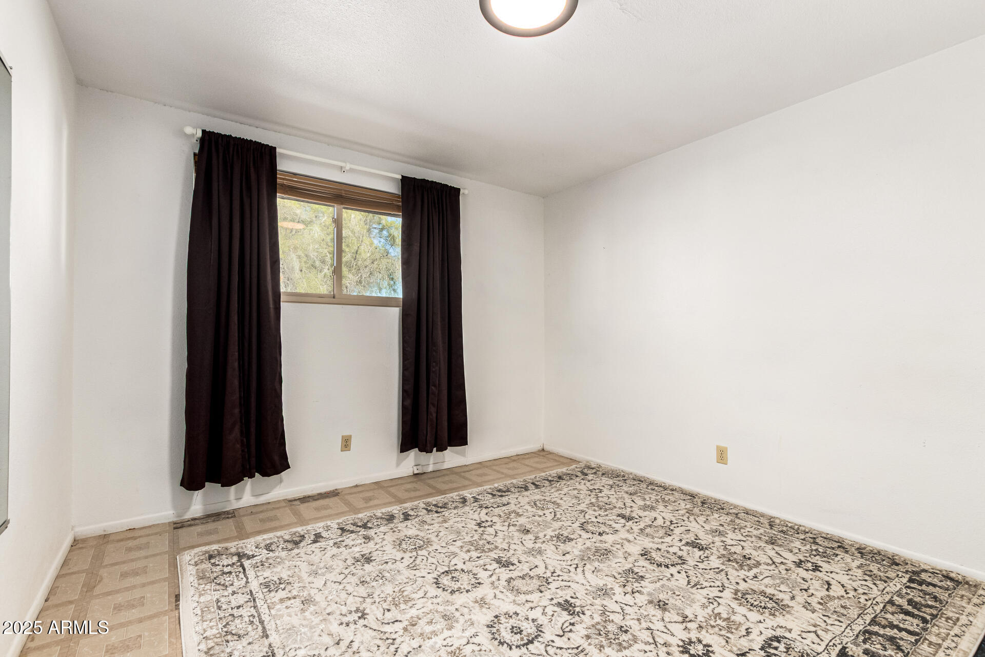 266 W CALLE TUBERIA