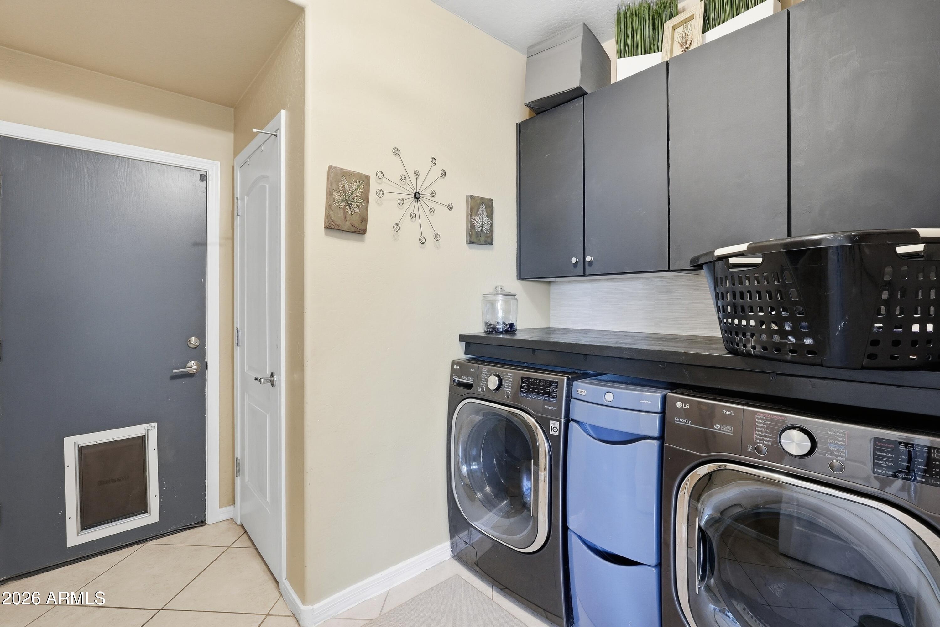 2877 N Heritage Street