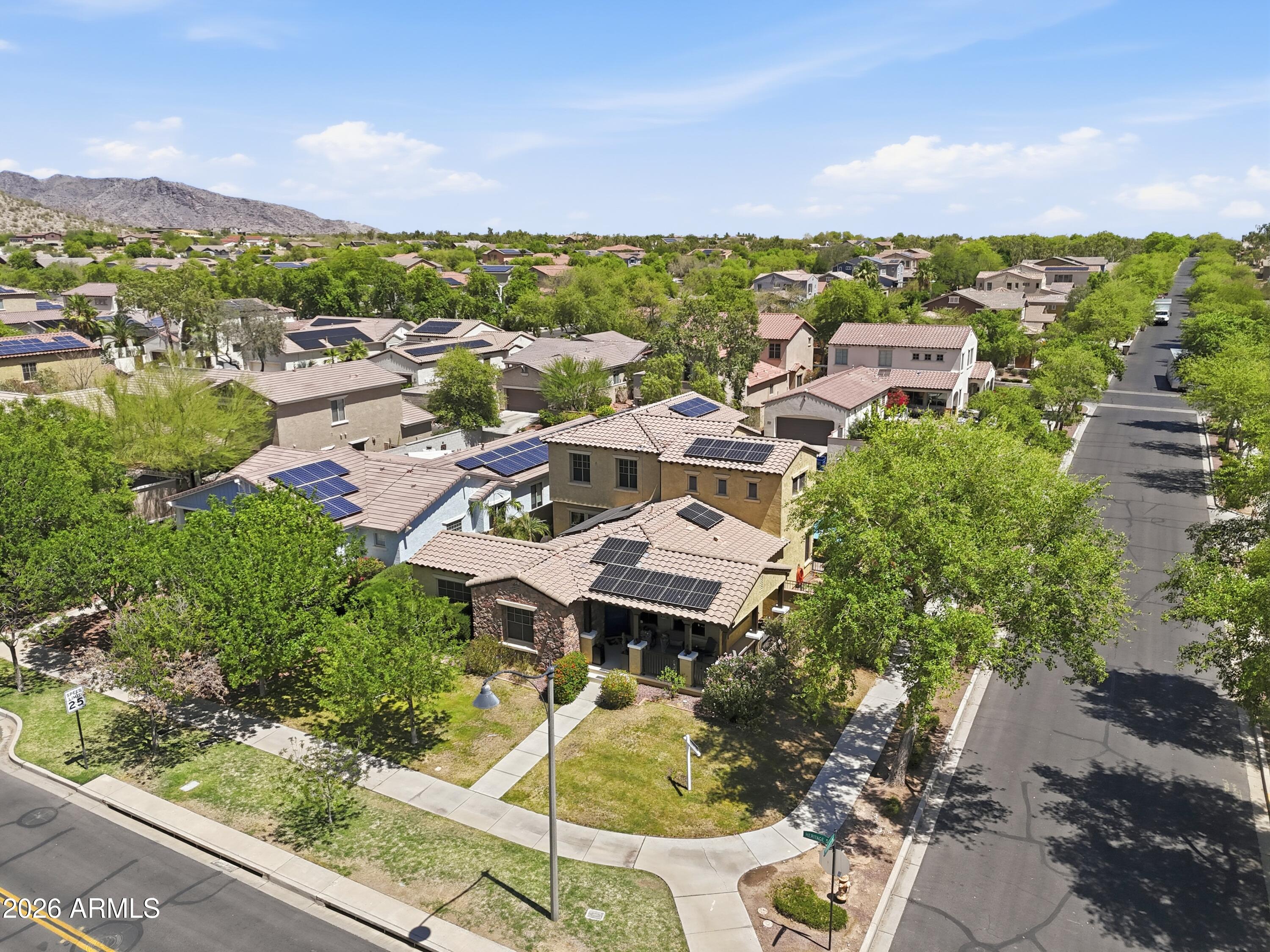 2877 N Heritage Street