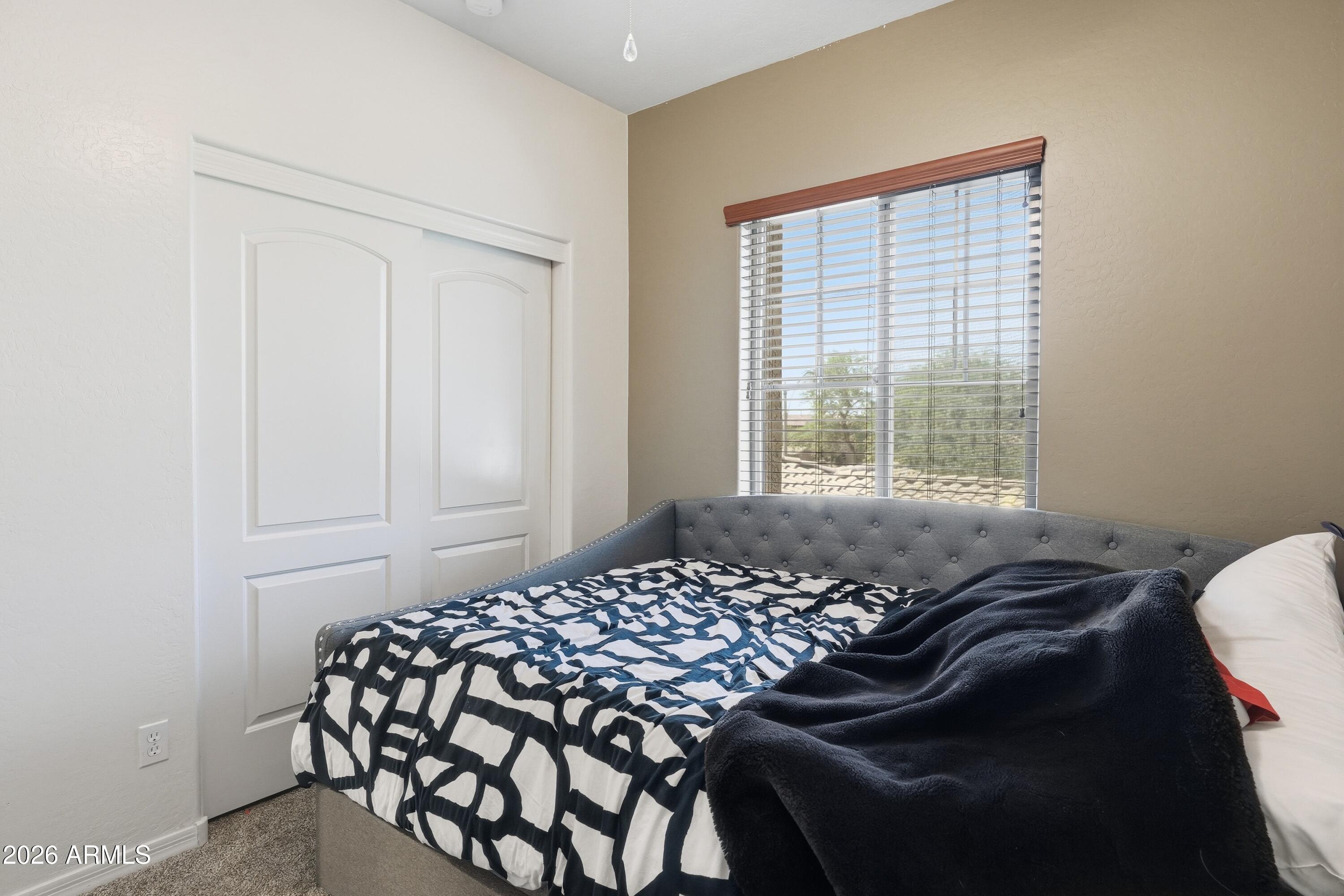 2877 N Heritage Street