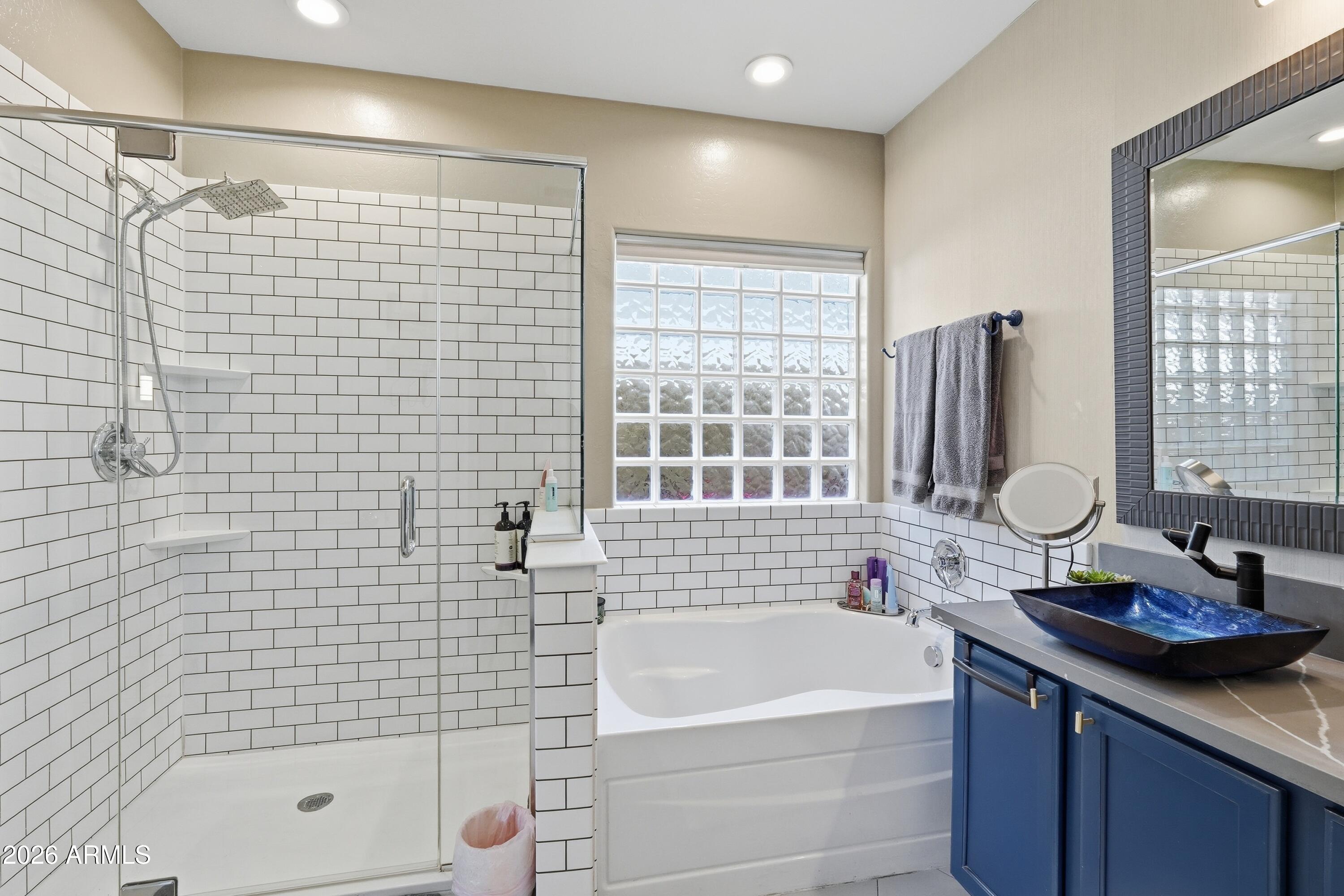 2877 N Heritage Street