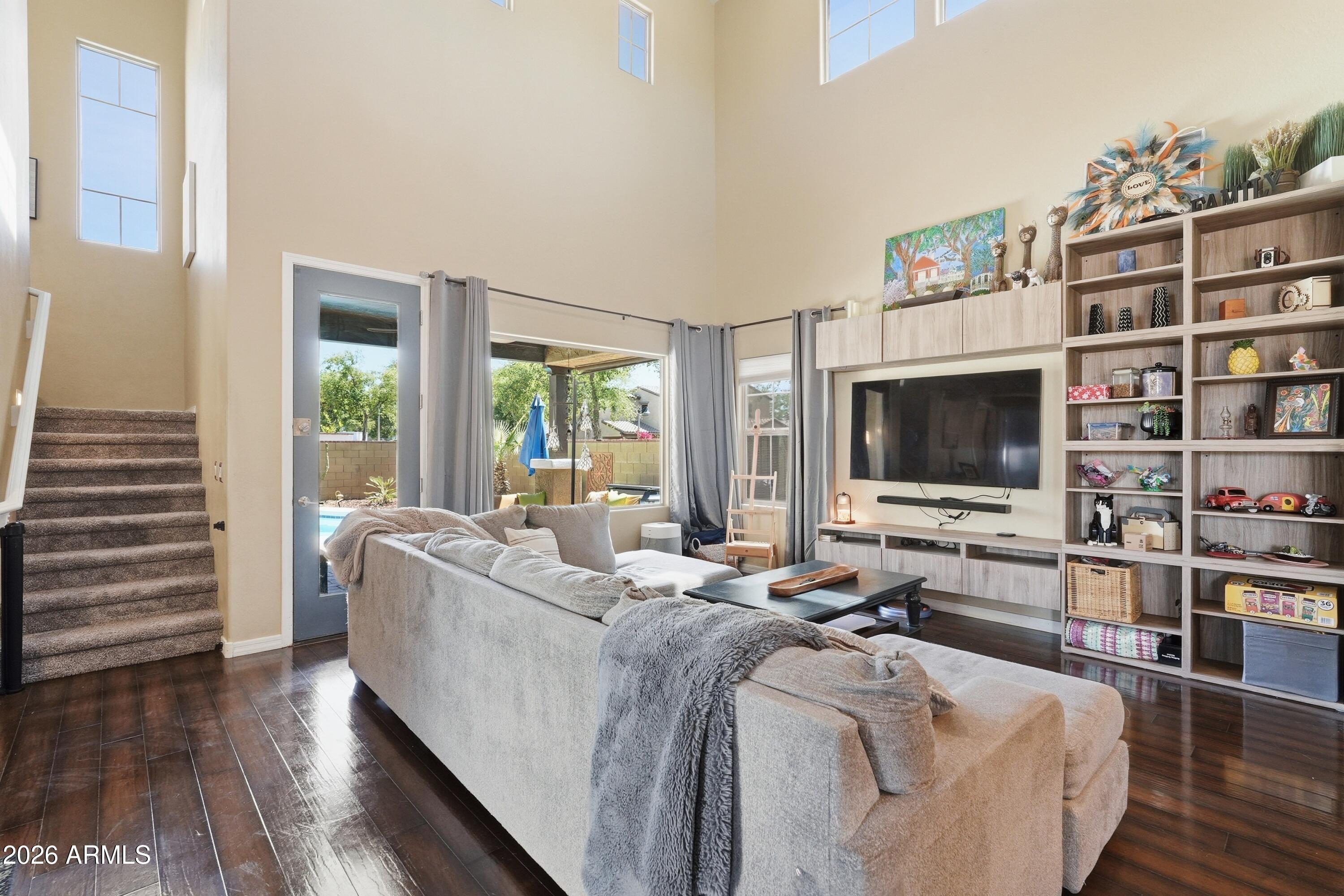 2877 N Heritage Street