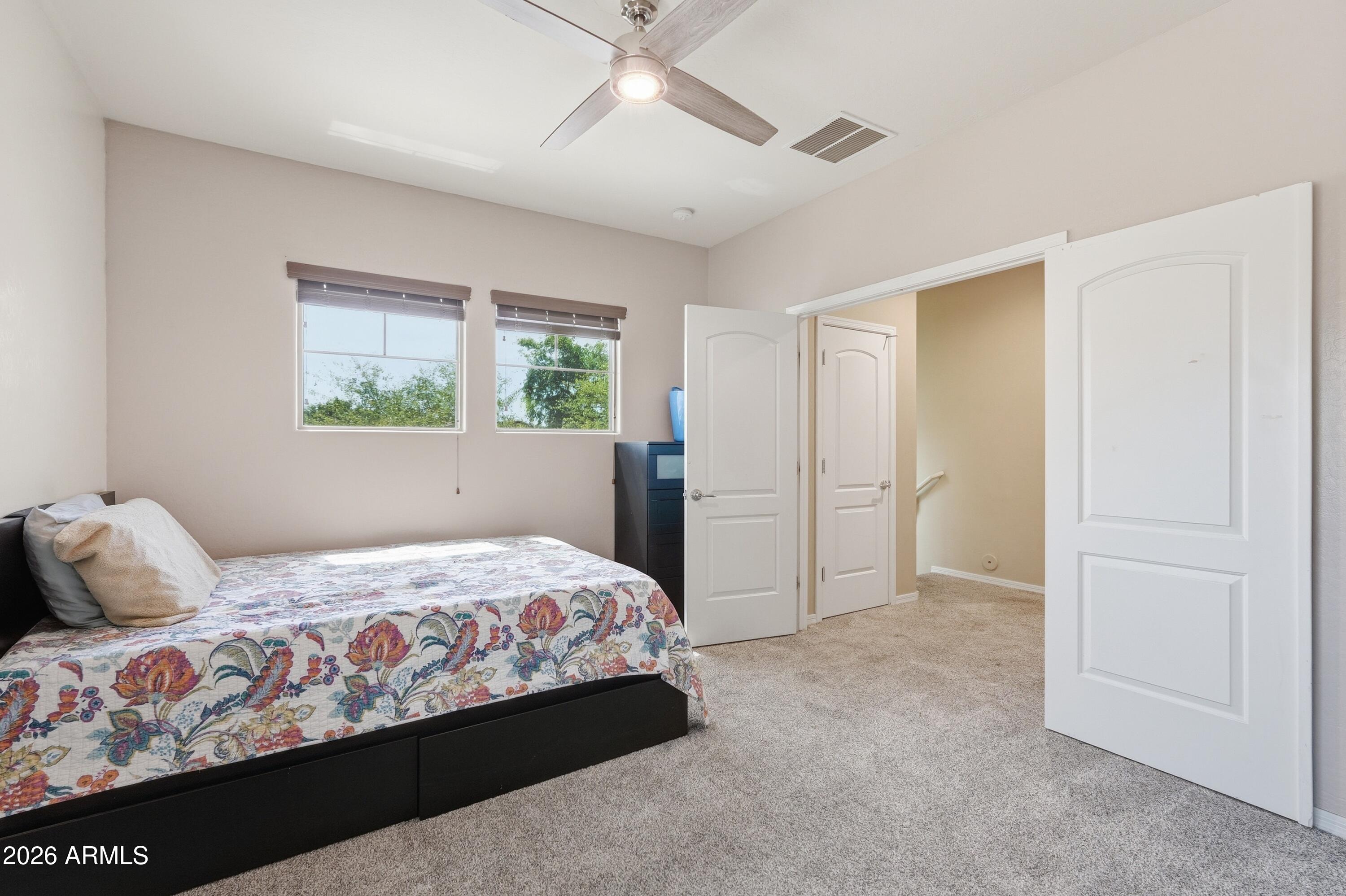 2877 N Heritage Street