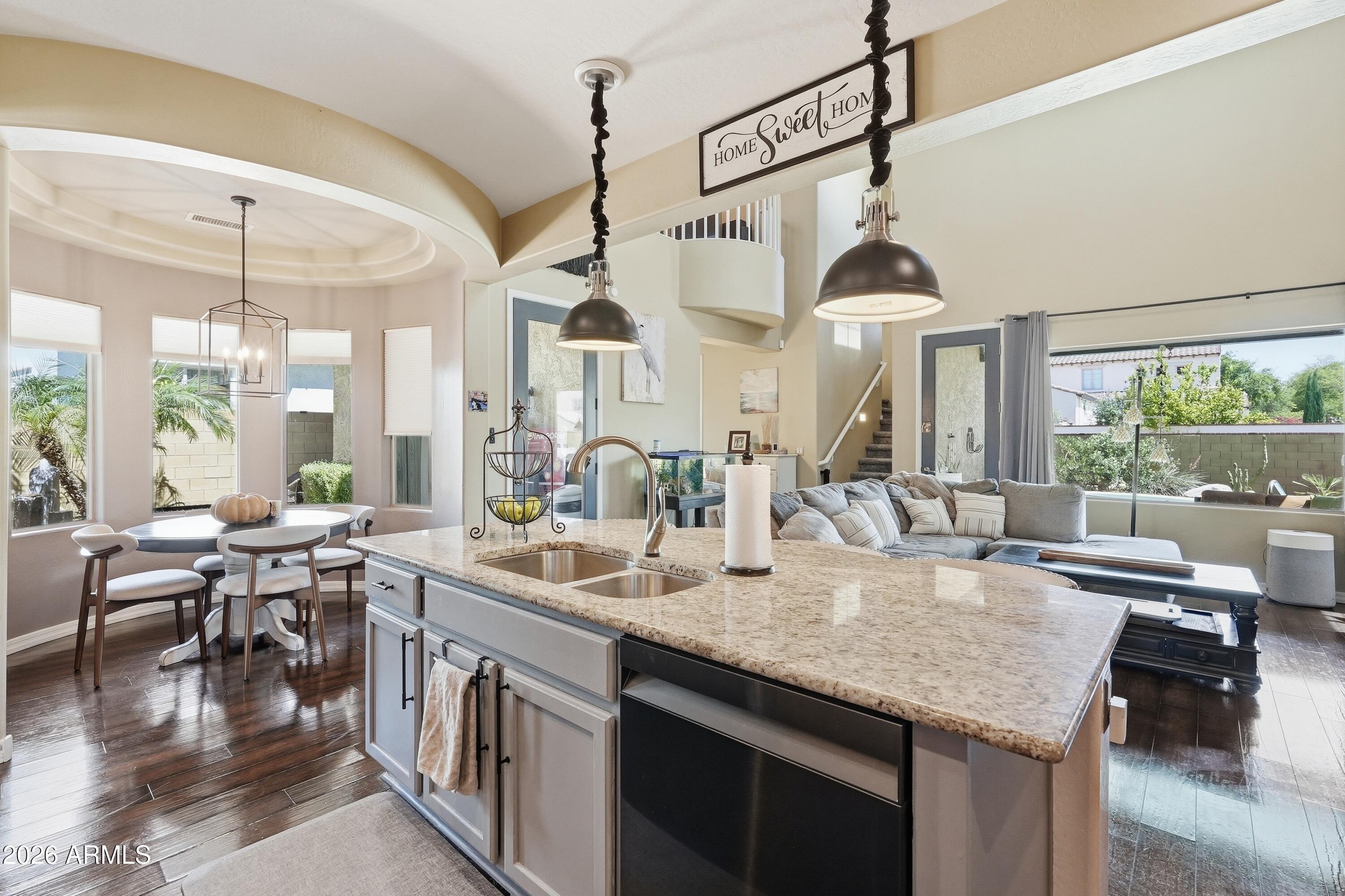 2877 N Heritage Street