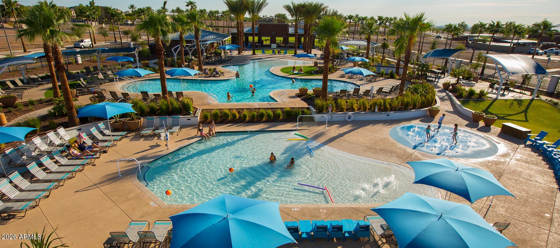 2877 N Heritage Street