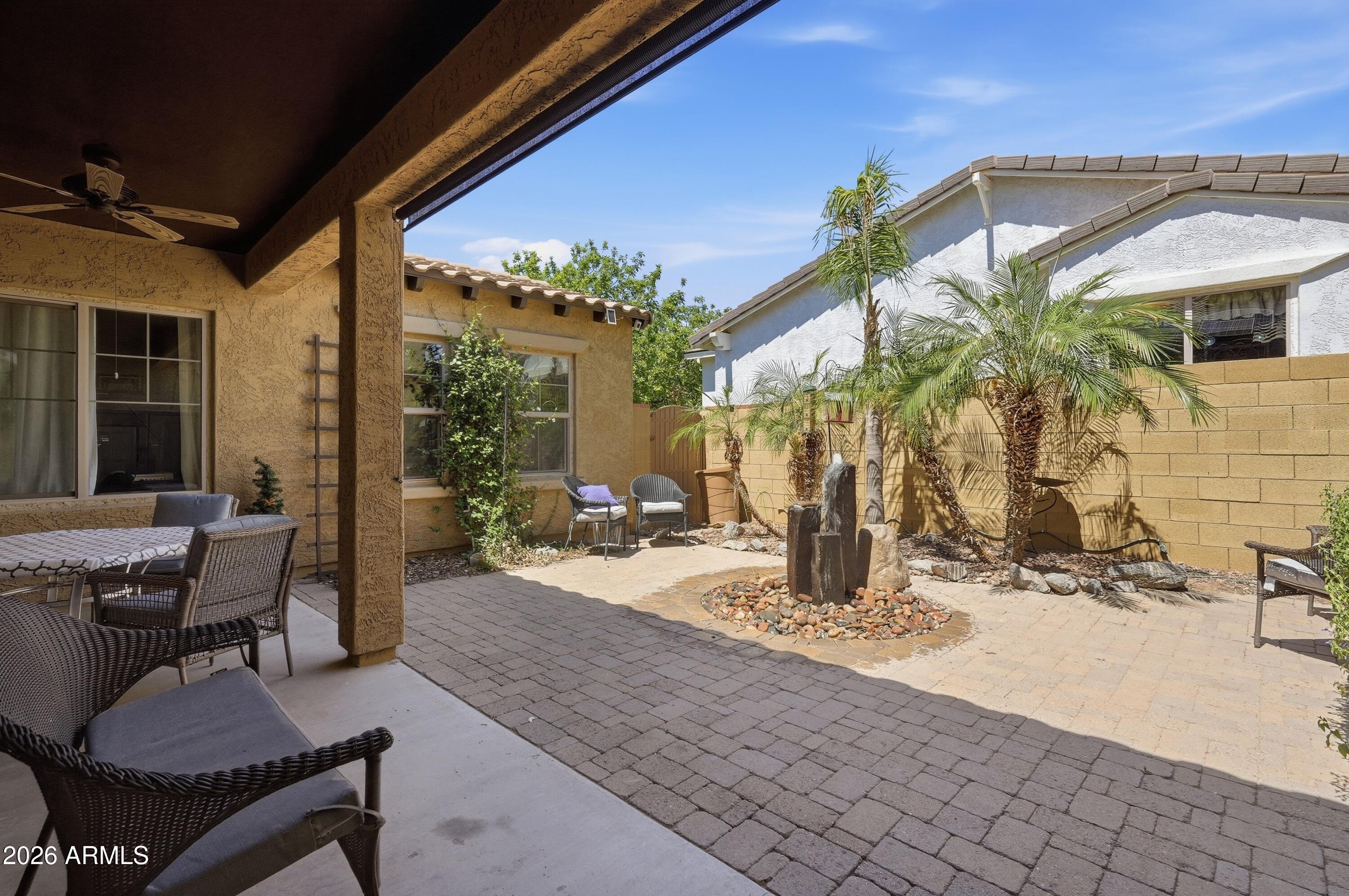 2877 N Heritage Street