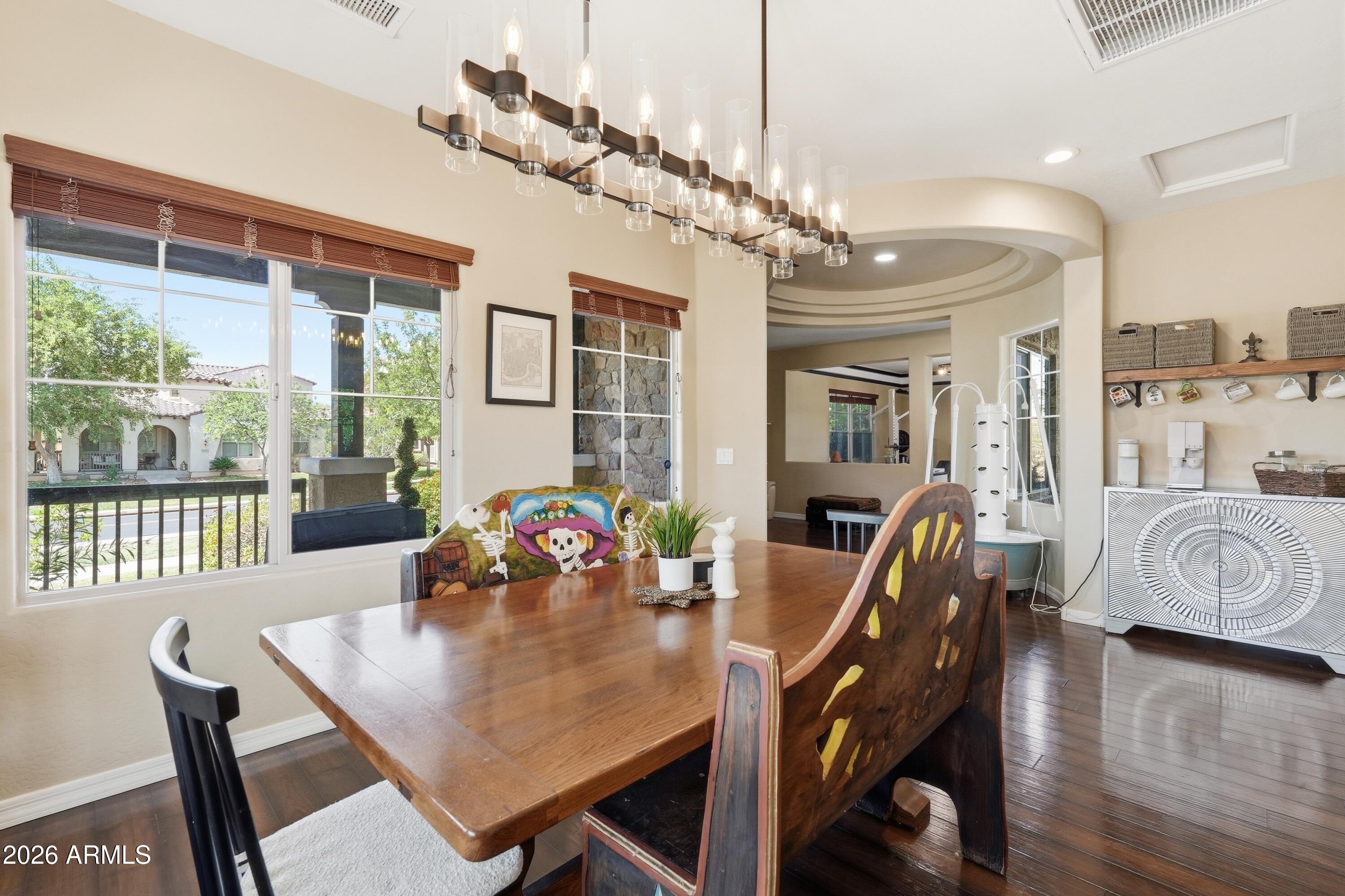 2877 N Heritage Street