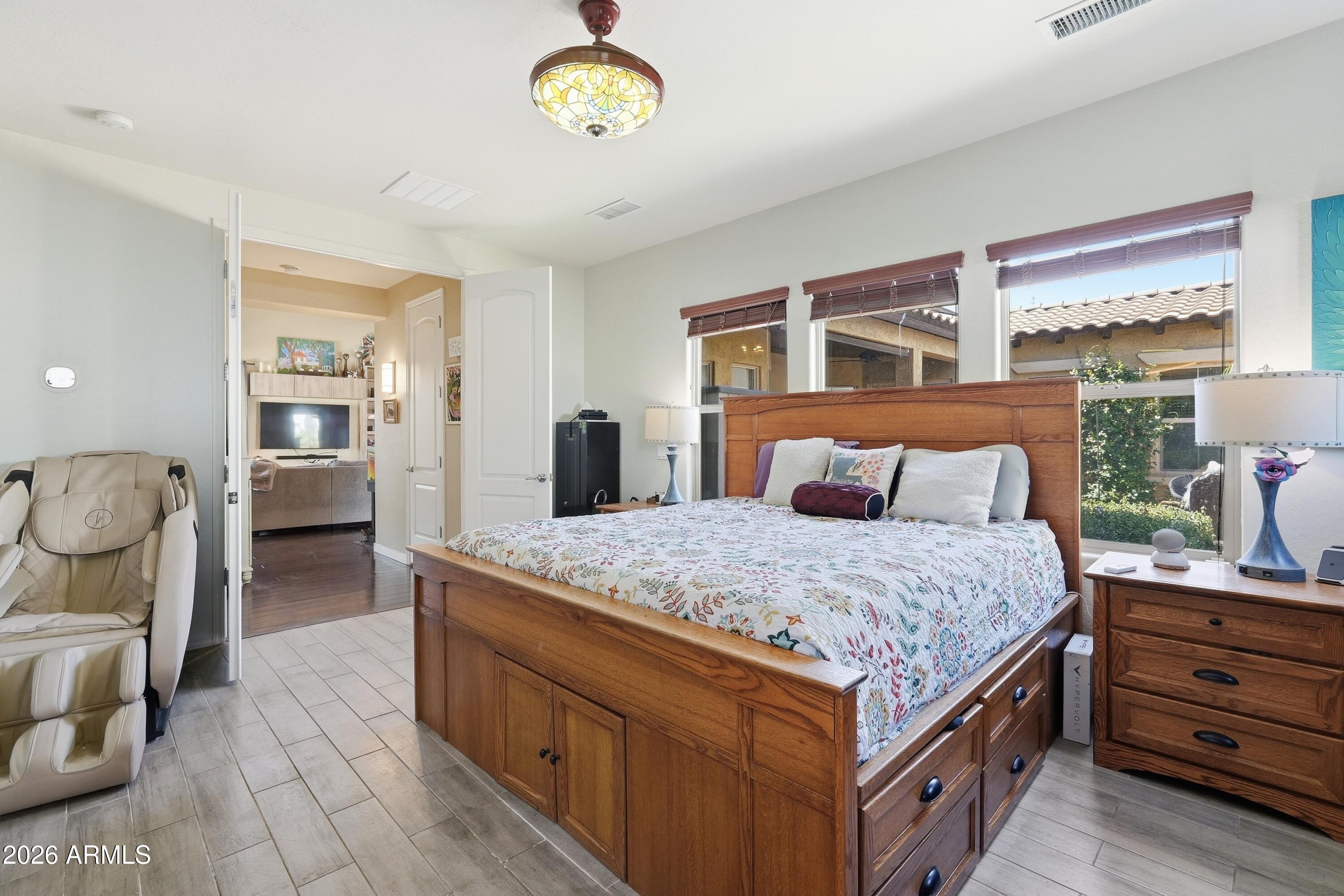 2877 N Heritage Street