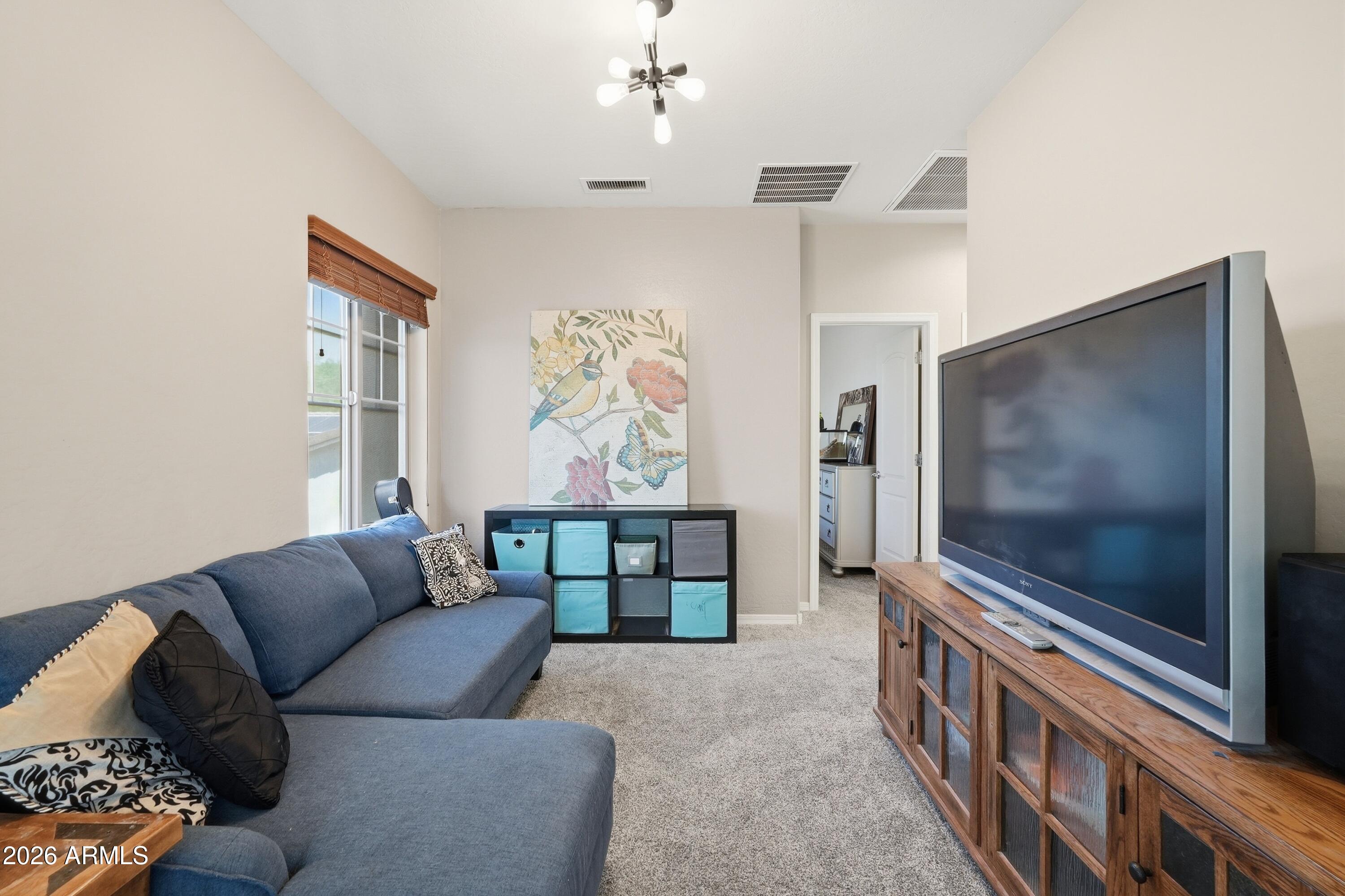 2877 N Heritage Street