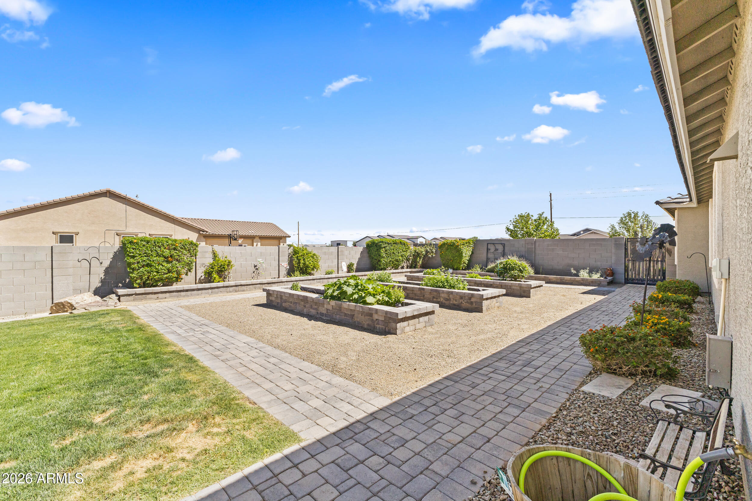1648 W GAIL Road
