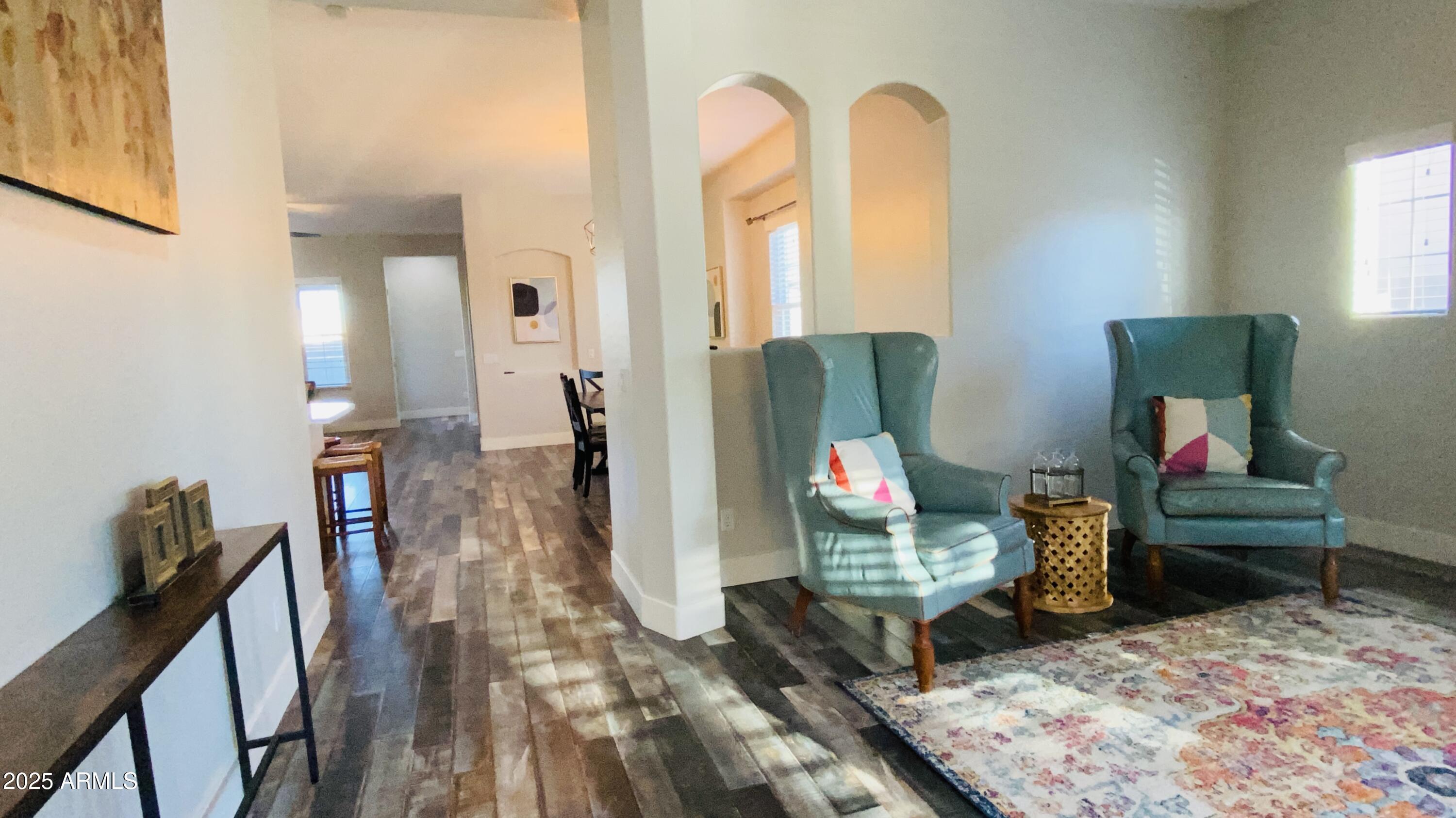 3807 N DENNY Way
