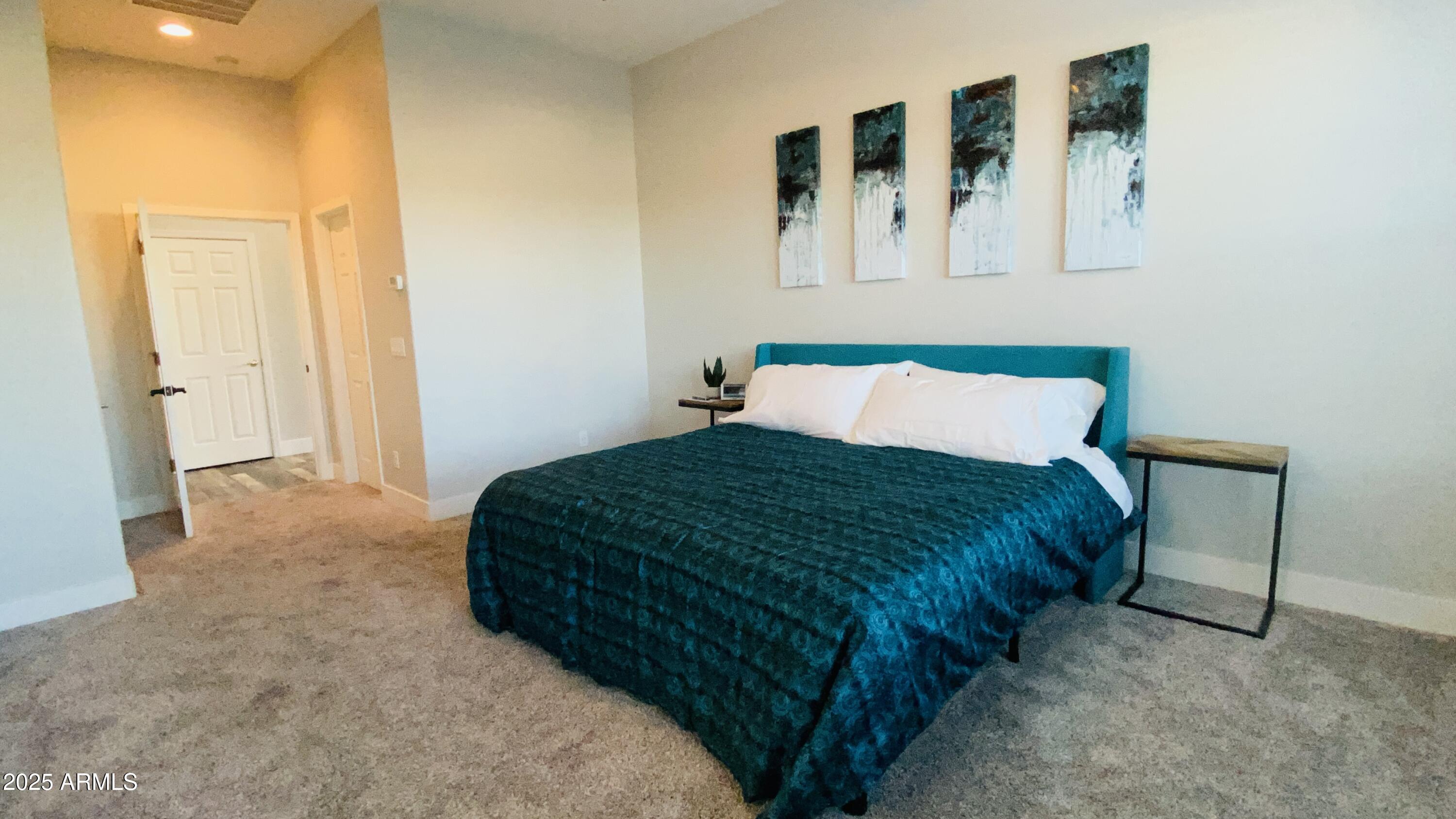 3807 N DENNY Way