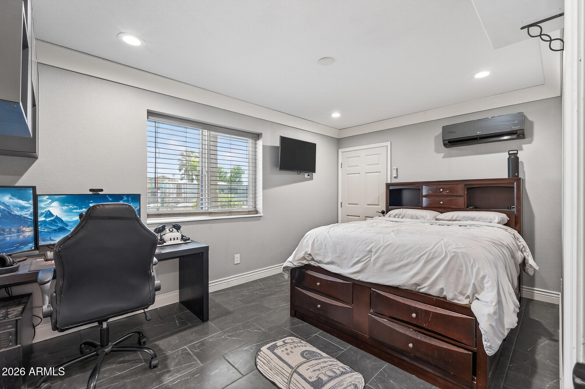 3710 E ARBOR Circle