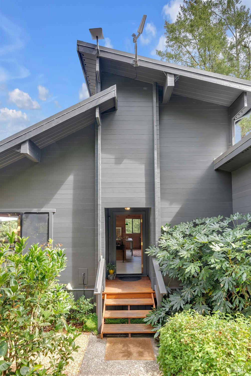 3020 Burnside Rd