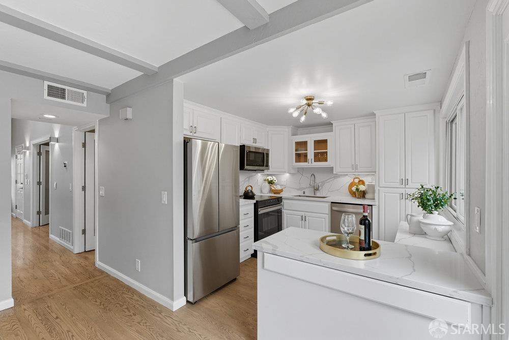 1074 Eagle Lane