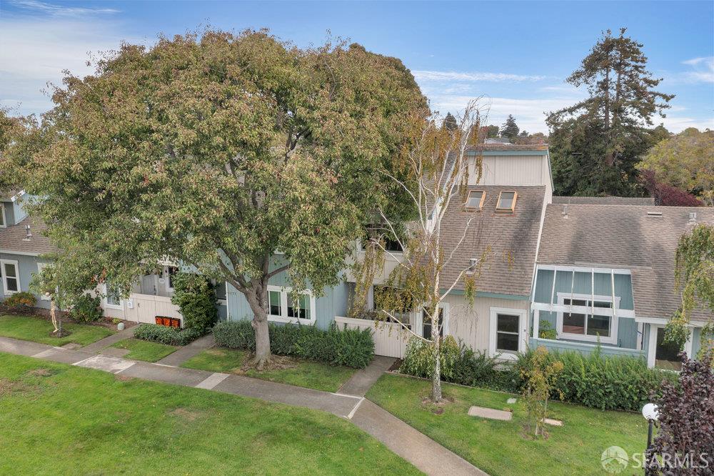 1074 Eagle Lane