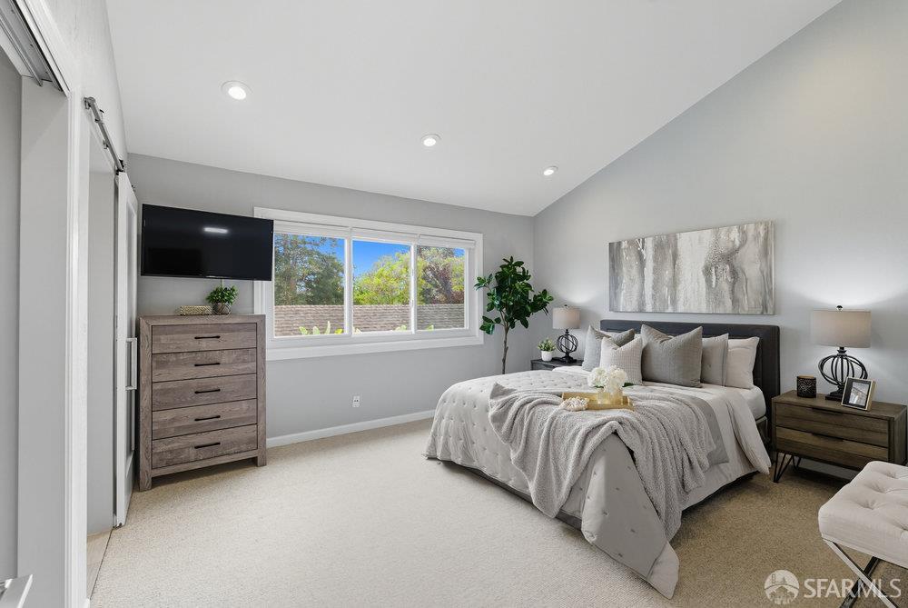 1074 Eagle Lane