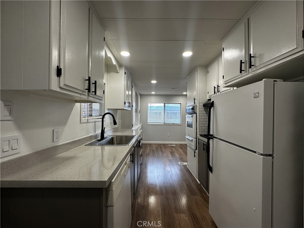 11250 Beach Boulevard 42