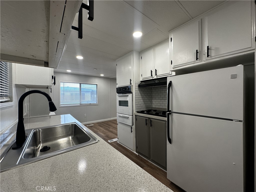 11250 Beach Boulevard 42