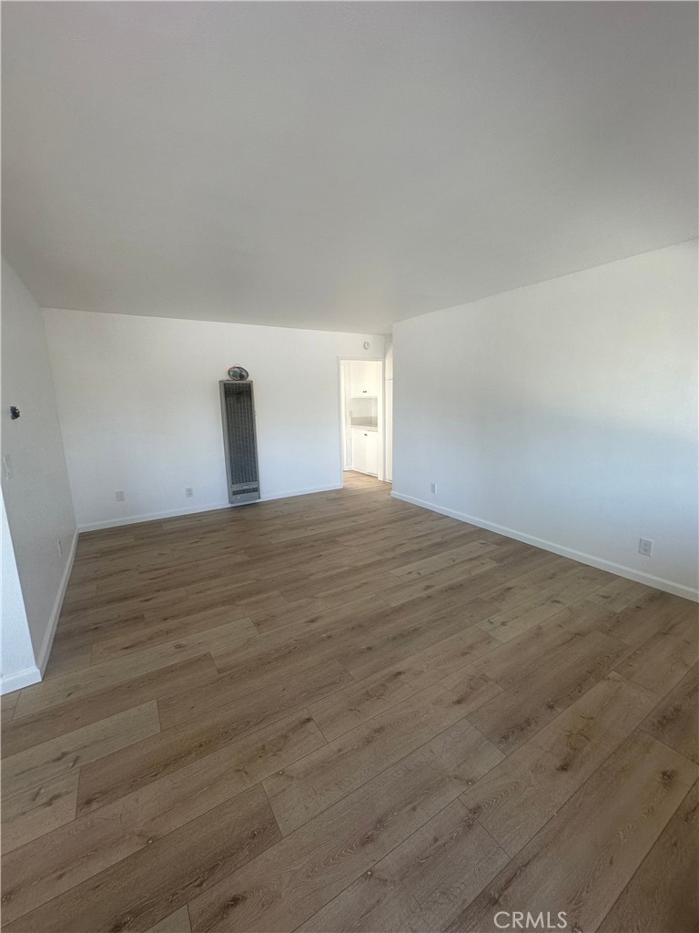 1107 W Broadway 4