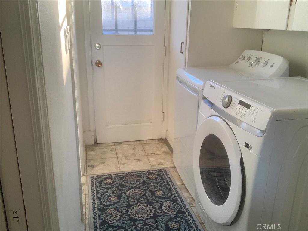 1423 E Beta Place Studio