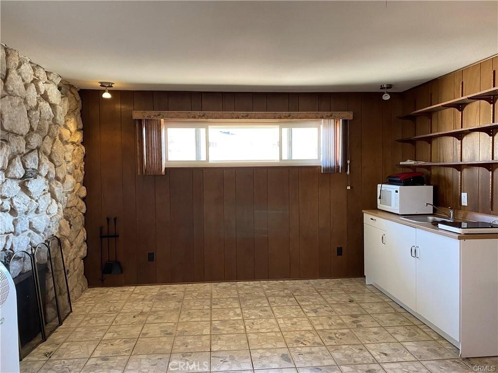 1423 E Beta Place Studio