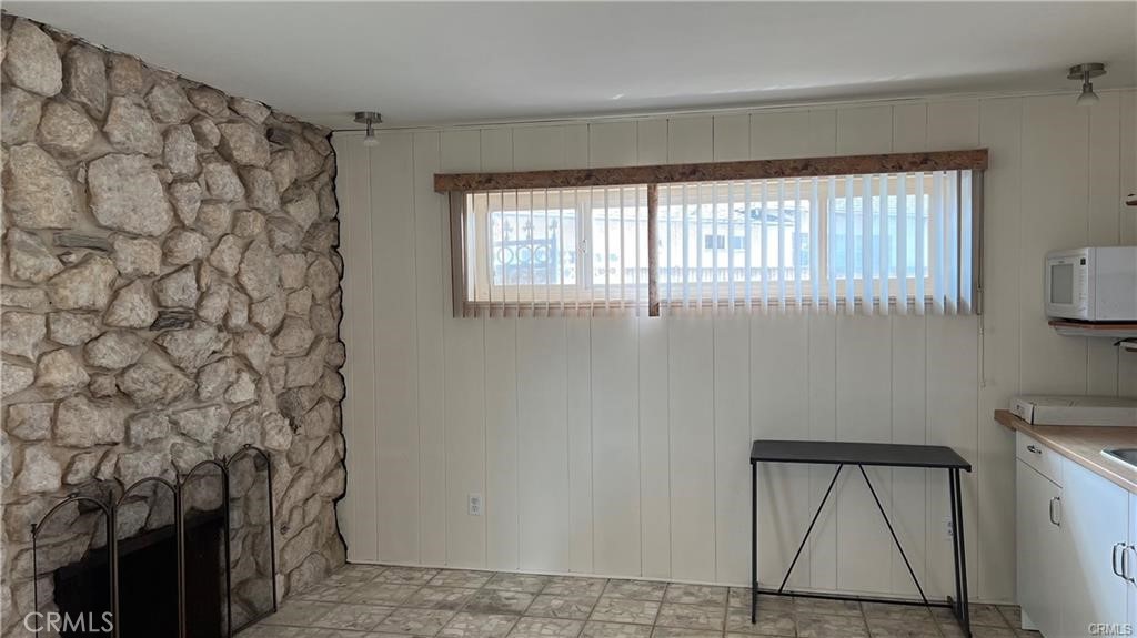 1423 E Beta Place Studio