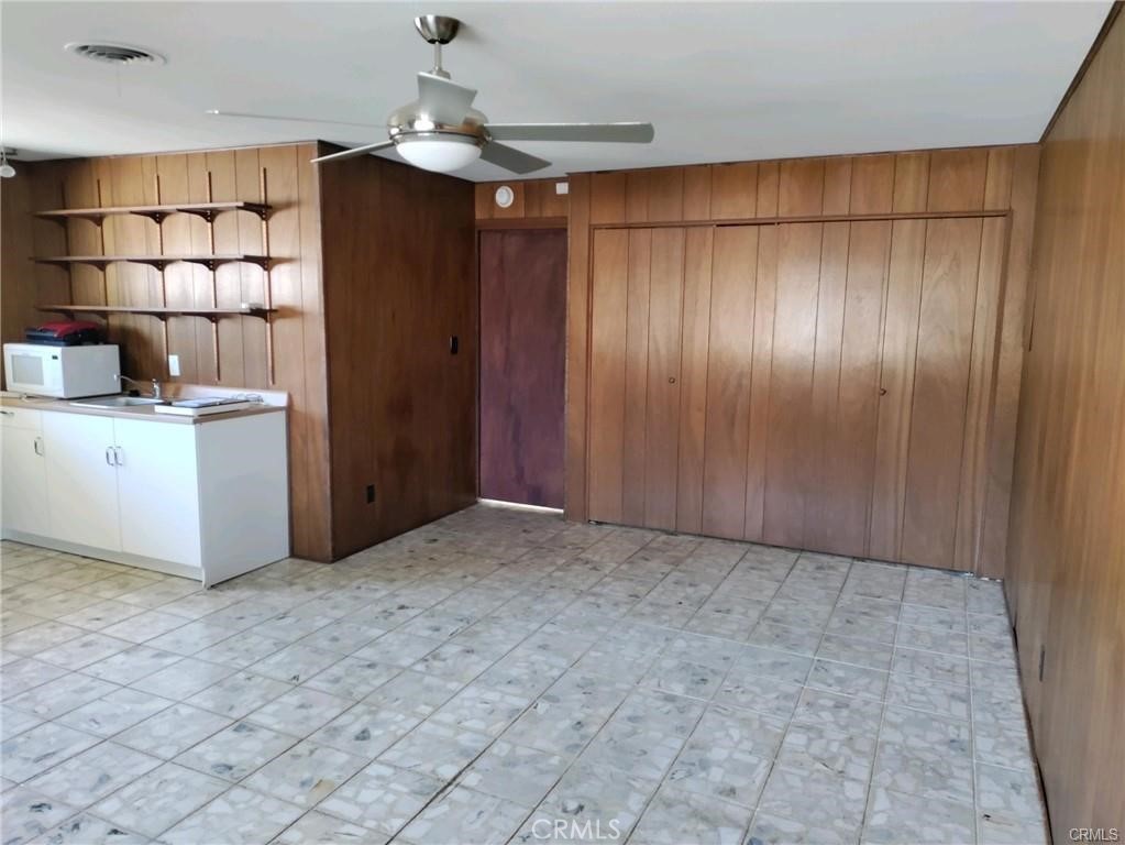 1423 E Beta Place Studio