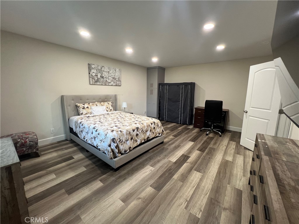 1685 W Cerritos Avenue