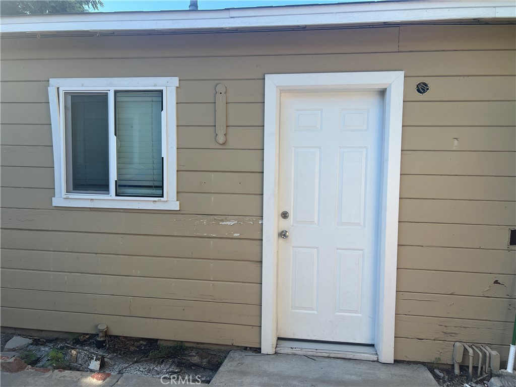 1685 W Cerritos Avenue