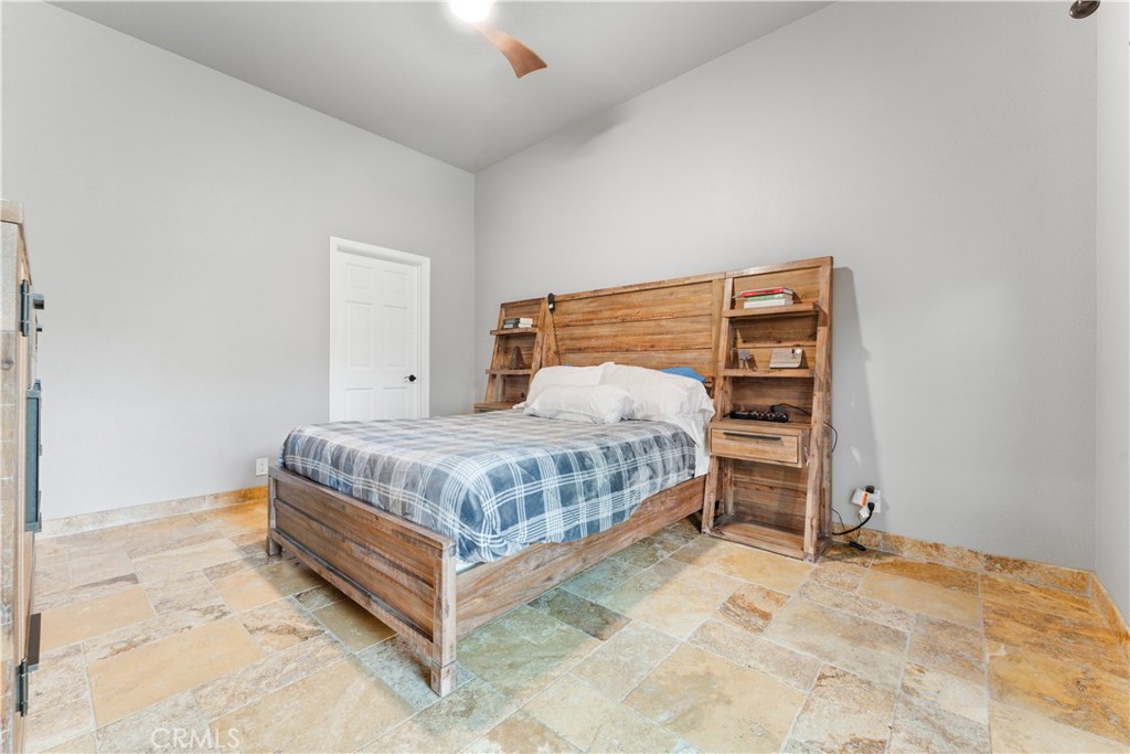 11431 Clybourn