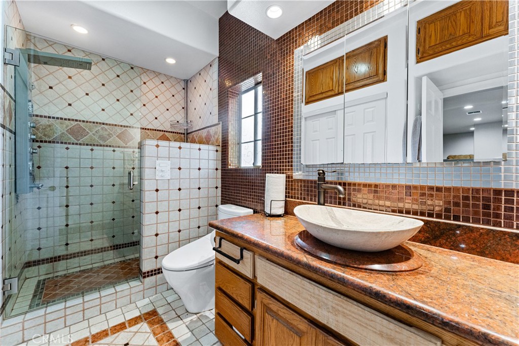11431 Clybourn