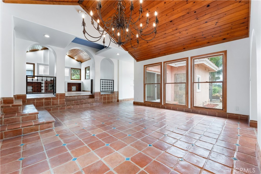 11431 Clybourn