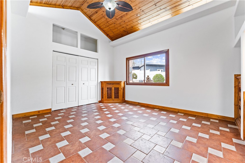 11431 Clybourn