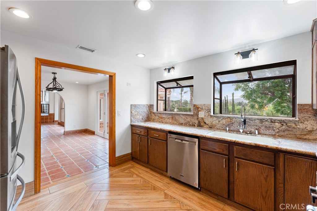 11431 Clybourn