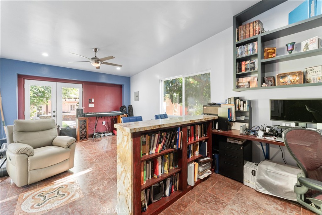 11431 Clybourn