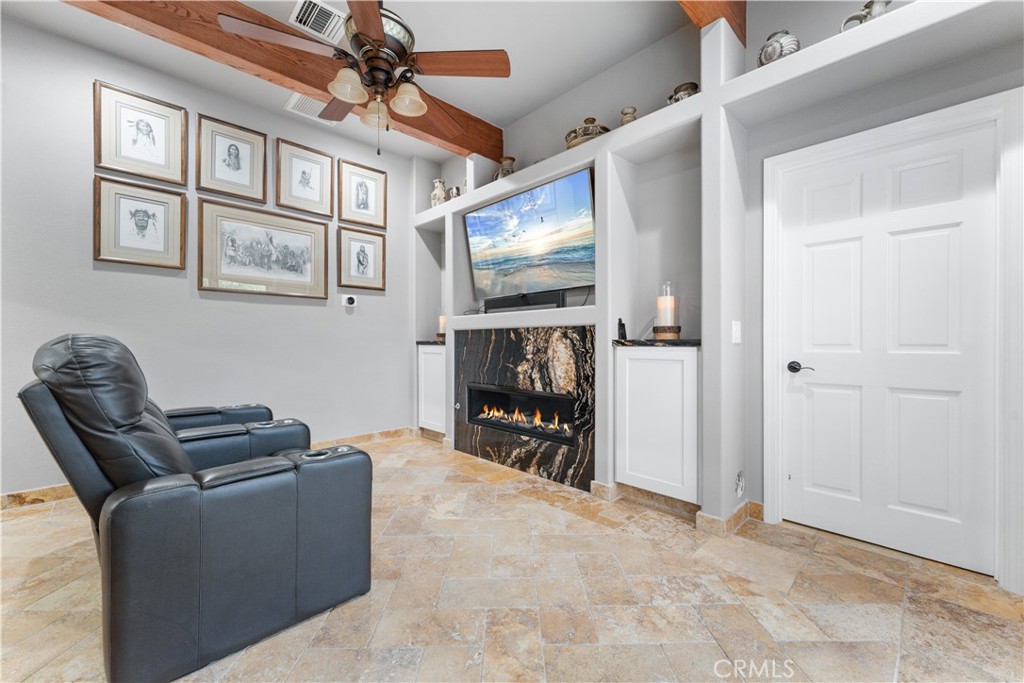 11431 Clybourn