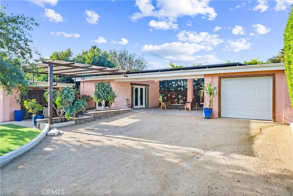 11431 Clybourn