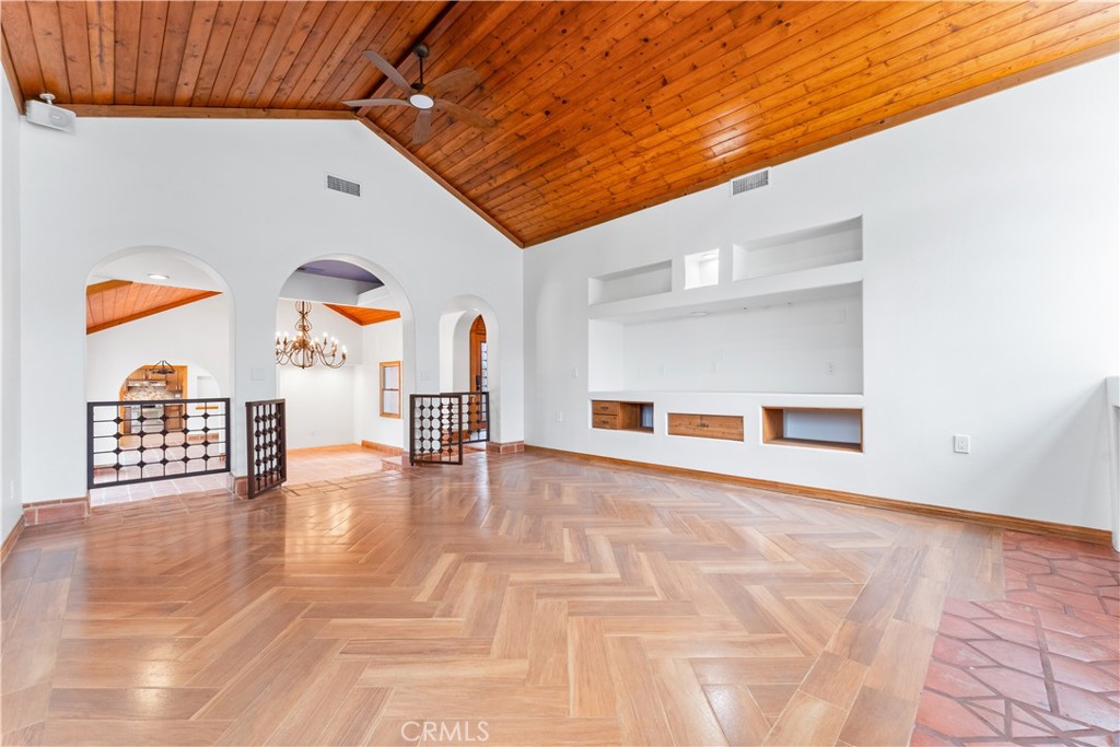 11431 Clybourn