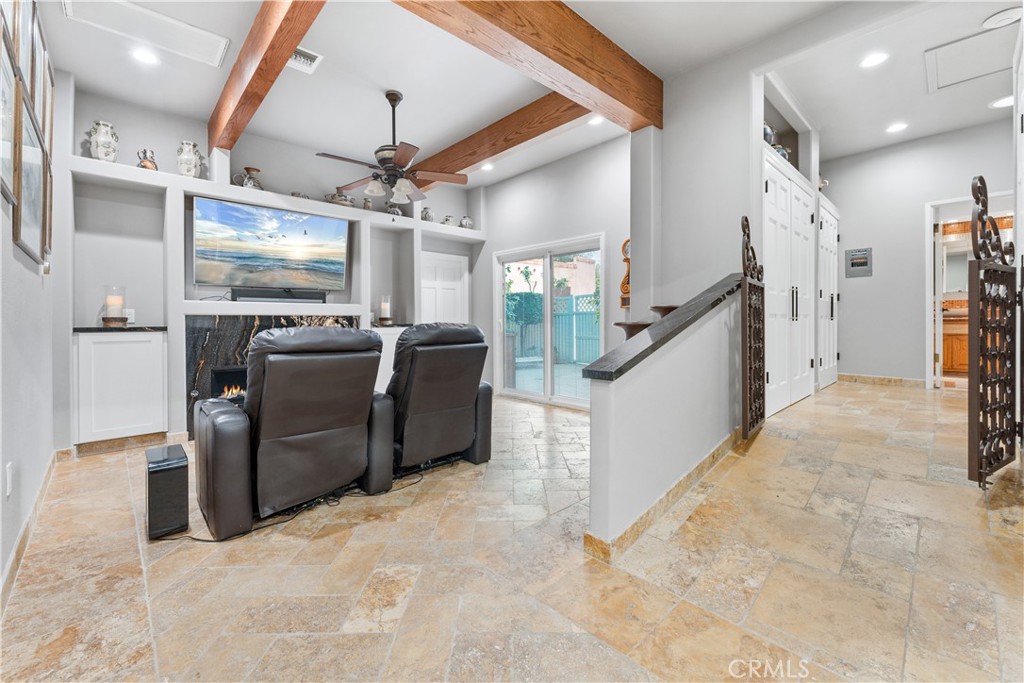 11431 Clybourn