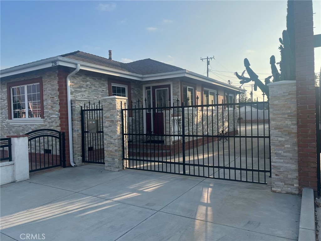 236 S Tustin Street